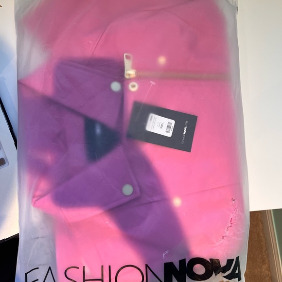 Brand new pink leather jacket - still in the package - Picture 3 of 3
